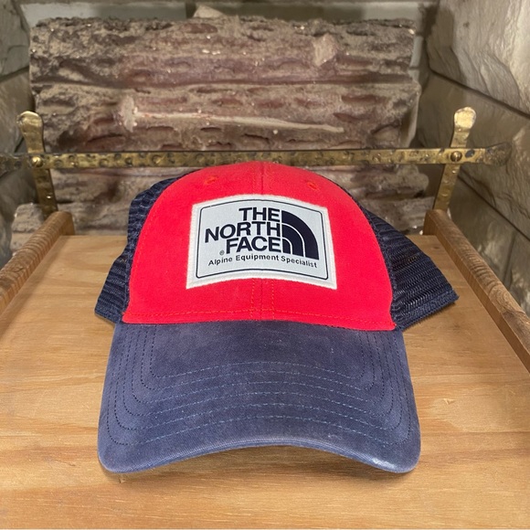 The North Face Mudder Trucker Hat Red/ Navy One Size Adjustable - Picture 1 of 8